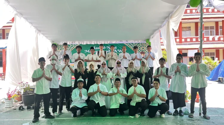 SMAN 1 Ternate Tanamkan Akhlak Rasulullah Melalui Maulid Nabi