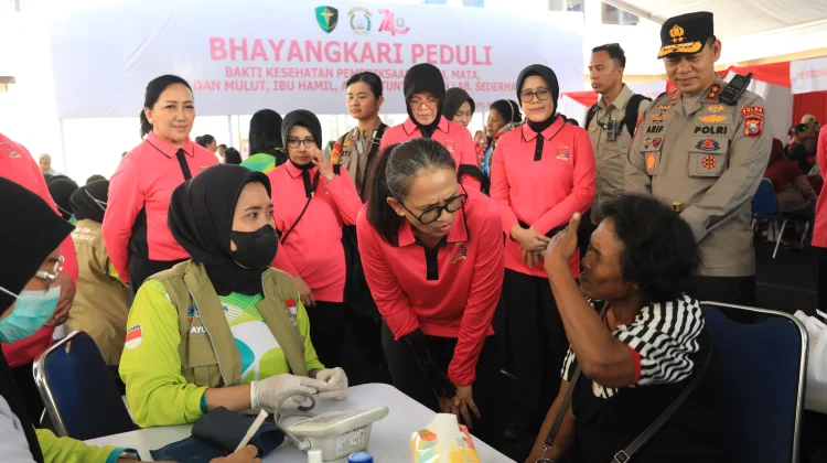 Ketua Umum Bhayangkari Gelar Bhakti Sosial di Maluku Utara