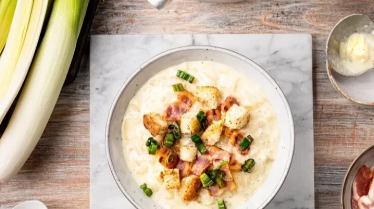 Kenali Manfaat Mengonsumsi Bubur Ayam