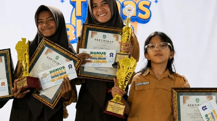 SMP Negeri 1 Sanana "Borong" Juara di Festival Tunas Bahasa Ibu