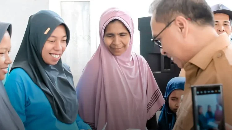 Ribuan Ibu Hamil dan Menyusui di Halteng Terima Insentif dari Pemerintah Daerah