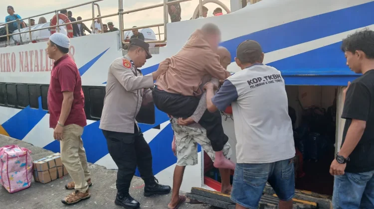 Kedepankan Pelayanan Masyarakat di Pelabuhan Ahmad Yani Kota Ternate