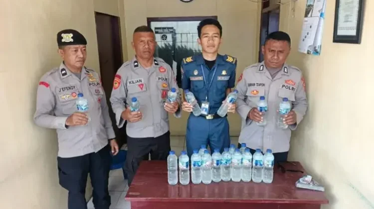 Personel Pospol KP3 Amankan Miras Jenis Captikus di Pelabuhan Sanana