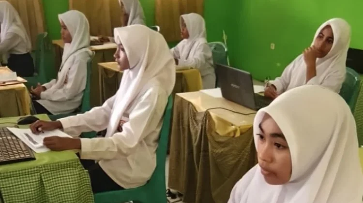 Tiga Siswa MTs Negeri 1 Halut Melaju ke OMI Tingkat Provinsi