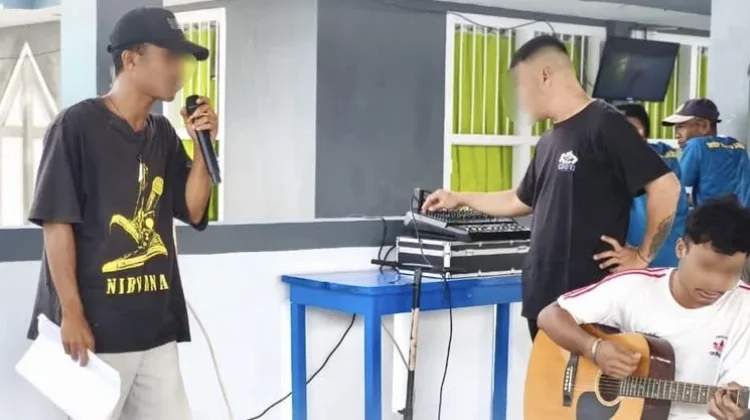 Sabtu Ceria, Warga Binaan Rutan Soasiu Salurkan Bakat Bermusik