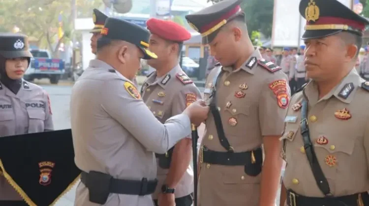 Kapolres Sula Pimpin Upacara Sertijab Wakapolres dan Dua Kasat