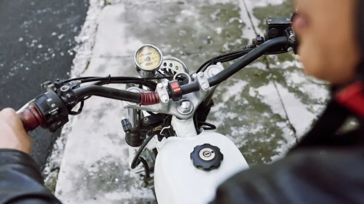 Cara Mengatasi Kondisi Tarikan Gas Motor yang Berat