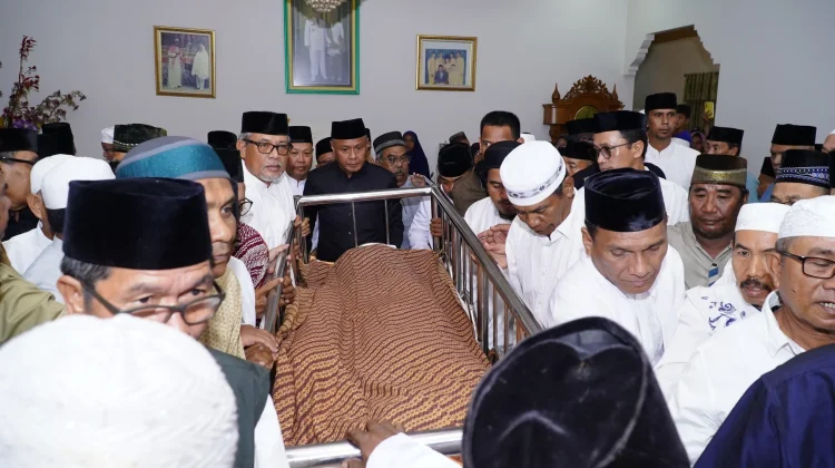 Melepas Jenazah Achmad Mahifa, Wali Kota Tidore Kenang Jasa dan Pengabdiannya