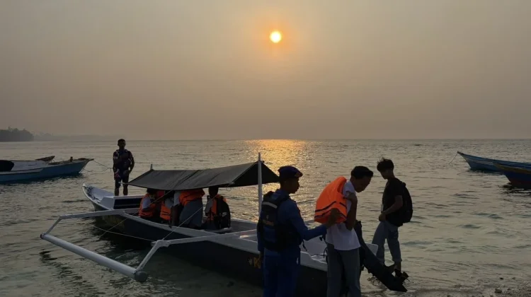 Pelajar di Kepulauan Morotai Dapat Fasilitasi Polairud Maluku Utara