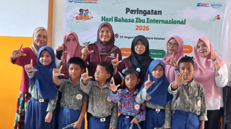 Balai Bahasa Peringati HBII bersama Siswa di Halsel