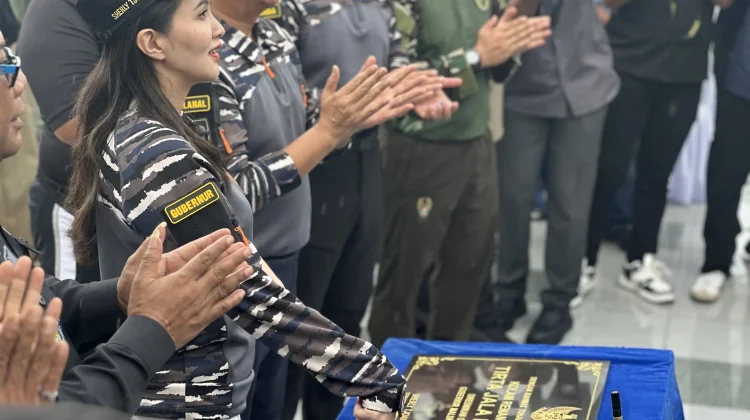Kolam Renang Lanal Ternate Diresmikan, Gubernur Sherly