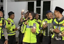 Satlantas Polres Halteng Meriahkan Ramadan dengan Gendang Sahur Keliling