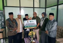 BPRS Bahari Berkesan Serahkan Zakat Perusahaan Rp125,5 Juta