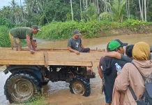 Pasien Melahirkan dari Wayatim Nyaris Tak Tertolong akibat Banjir