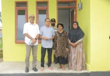 Kisah Haru Lansia Disabilitas Terima Bantuan Rumah