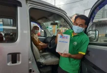 Pertamina Bagikan Takjil Gratis di Sejumlah SPBU Maluku Utara
