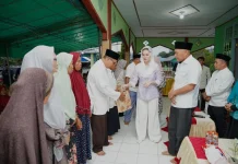 Suasana Hangat Buka Puasa Sherly-Sarbin Bersama Warga Haltim