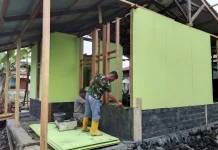 Babinsa Gunakan Dana Pribadi Bedah Rumah Warga