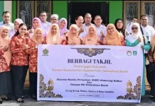 Kemenag Halbar Berbagi Takjil ke Masyarakat Jailolo