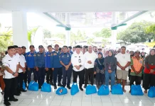 Korpri Ternate Salurkan Sembako untuk Petugas Kebersihan dan Damkar