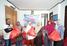 Ramadan Berbagi, PKK Haltim Salurkan 2.470 Paket Sembako
