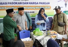 Wagub Turun Langsung Jual Pangan Murah, Warga Tidore Antusias