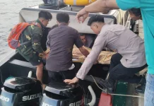 Pos Pelayanan Ops Ketupat Polres Ternate Bantu Proses Pengantaran Jenazah