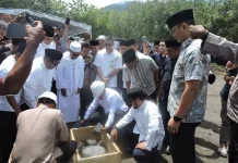 Wakasad Lakukan Peletakan Batu Pertama Pembangunan Mesjid Aisyah Al Ilyas