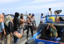 Personel Polda Malut Kawal Arus Balik Lebaran di Kawasan Pelabuhan
