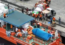 Kapal Pandudewanata Distribusikan Logistik Bantuan ke Batang Dua