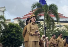 Gelombang Tinggi, Gubernur Sherly Imbau Warga Prioritaskan Keselamatan