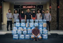 Samapta Gagalkan Peredaran Ribuan Botol Miras di Ternate
