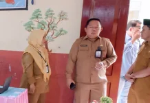 Sekda Ternate Pantau Pelaksanaan TKA Tingkat SD