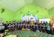 Sekda Haltim Hadiri Wisuda Lansia, Selantang Cetak Lansia SMART