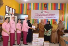 Ketua PYKB Malut Serahkan Bantuan ke TK Tidore