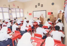 Wali Kota Ternate Pantau Pelaksanaan UAS SMP
