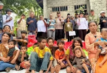 Wakapolda Malut Hadiri Penyaluran Bansos Suku Togutil