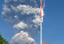 Erupsi Gunung Dukono Tim SAR Gabungan Lakukan Evakuasi Pendaki