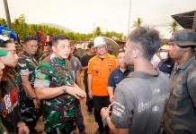 Didampingi Danrem, Pangdam Pattimura Tinjau Posko Evakuasi Erupsi Gunung Dukono