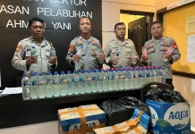 Polsek Pelabuhan Ahmad Yani Sita 160 Botol Cap Tikus