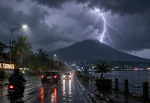 Hujan Deras dan Petir Melanda Ternate, Ini Tips Aman dan Nyaman saat Beraktivitas
