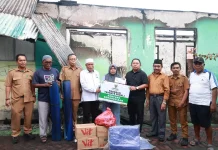 Sekda Ternate Serahkan Bantuan Korban Banjir dan Kebakaran
