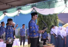 Momen Kadikbud Malut Bersama Guru-Siswa Rayakan Harkitnas di Pulau Obi