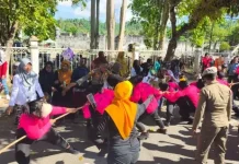 Anggota Bhayangkari Sula Turut Meriahkan HUT Kabupaten Sula ke-23