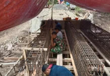 Pembuatan Bakisting Gelagar-Pembangunan Jembatan Garuda