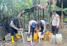 Polsek Gane Barat Musnahkan Penyulingan Miras Ilegal di Desa Doro