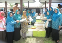 Pemkab Halteng Bagikan 200 Paket Ikan Gratis untuk Warga