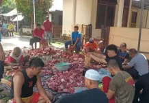 Polres Sula Salurkan Hewan Kurban ke Purnawirawan dan Masyarakat