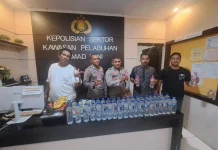 Polsek Pelabuhan Ahmad Yani Sita Puluhan Botol Miras