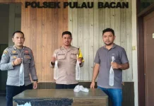 Polsek Pulau Bacan Amankan Enam Kantong Cap Tikus Saat Razia Miras